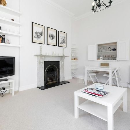 Elegant Earl'S Court 2 Bedroom Flat Just 4 Minutes From Tube ลอนดอน ภายนอก รูปภาพ