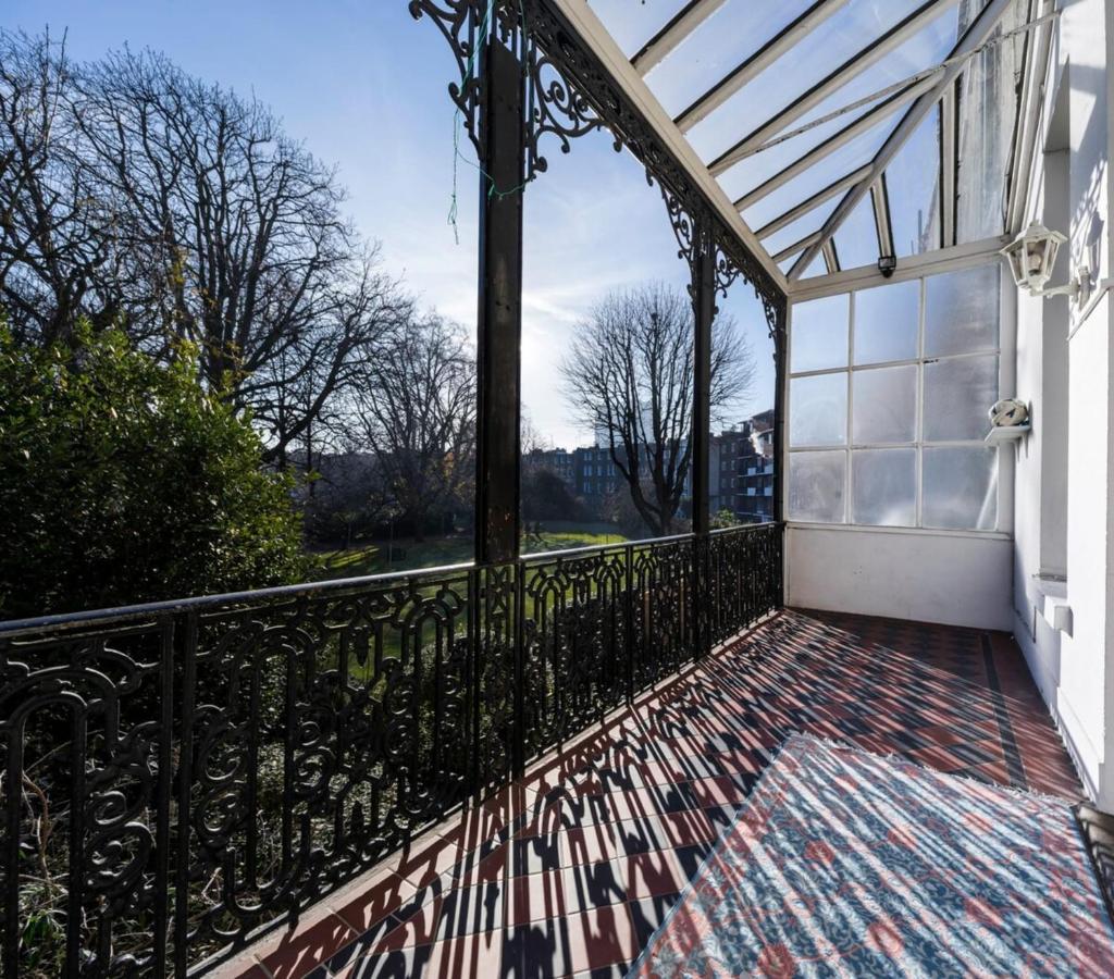 Elegant Earl'S Court 2 Bedroom Flat Just 4 Minutes From Tube ลอนดอน ภายนอก รูปภาพ