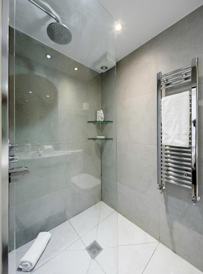 Elegant Earl'S Court 2 Bedroom Flat Just 4 Minutes From Tube ลอนดอน ภายนอก รูปภาพ